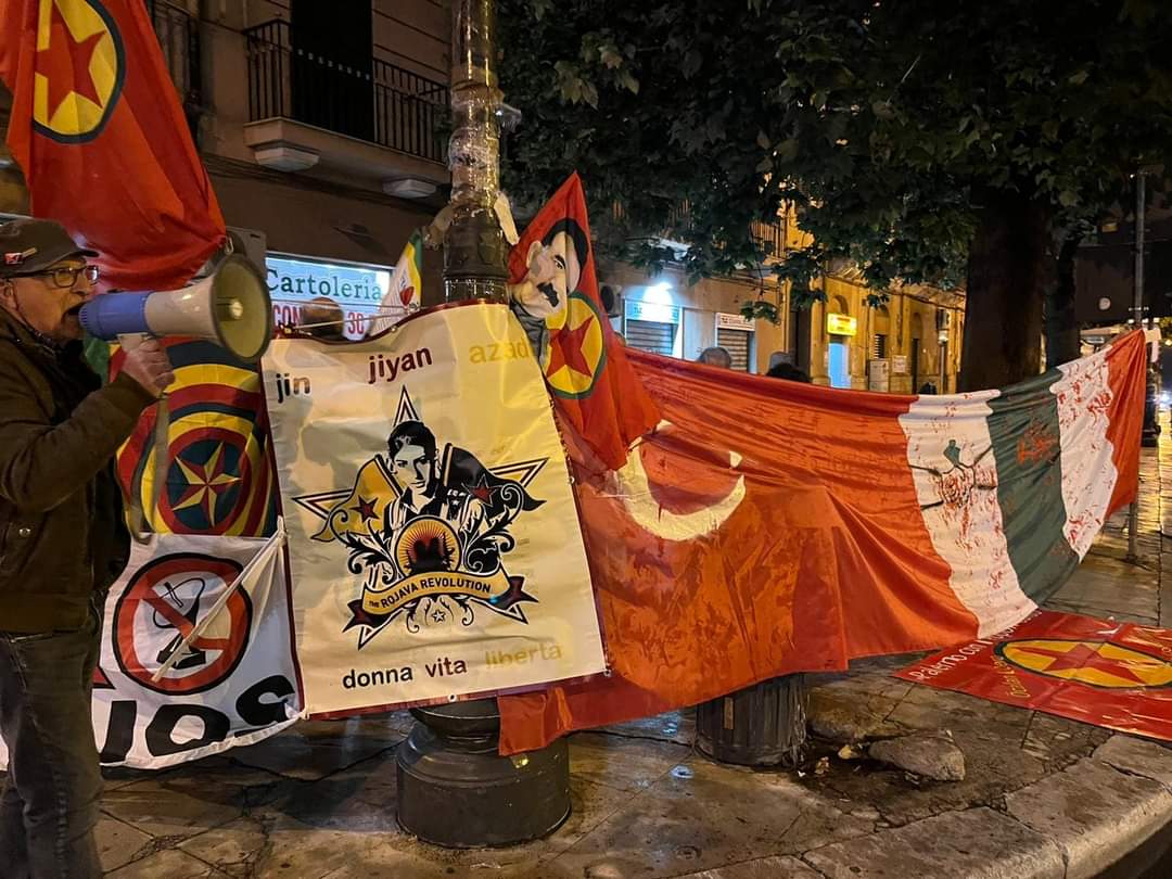 ANTUDOinfo's tweet photo. #ROJAVA | Da #Catania, #Palermo, #Lentini raccogliamo l'appello alla mobilitazione: #DefendKurdistan!
#Antudo !

#RiseUp4Rojava #weseeyourcrimes https://t.co/Tbi2PycCrc
