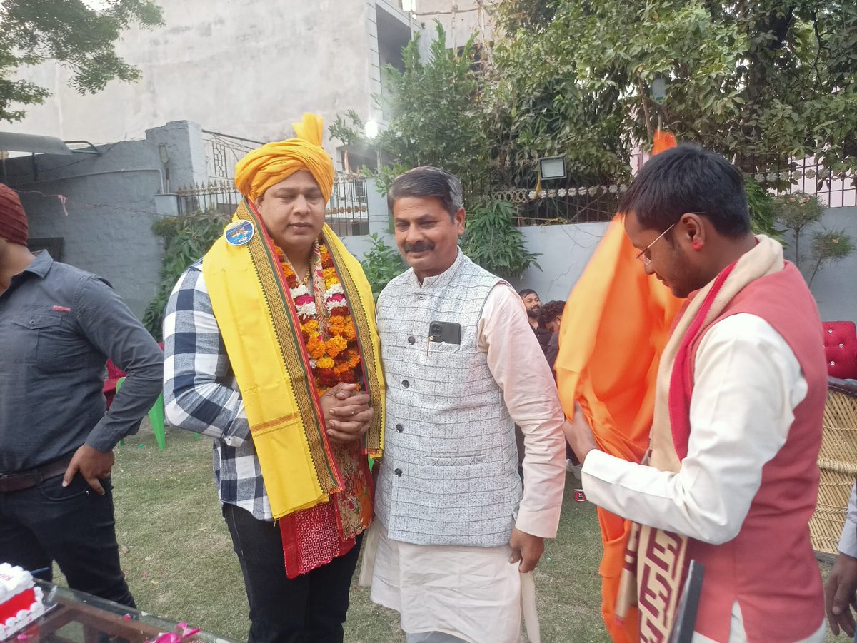 Nagenda38664671's tweet photo. प्रिय अनुज #anilchauhan जी को जन्��दिन की अंनत शुभकामनाएं एवं बधाई
मां भवानी और भगवान श्री राम का आशीर्वाद ��दैव आप पर बना रहे 💐🎂
#Anil_Chauhan https://t.co/I1DcE9kl2C