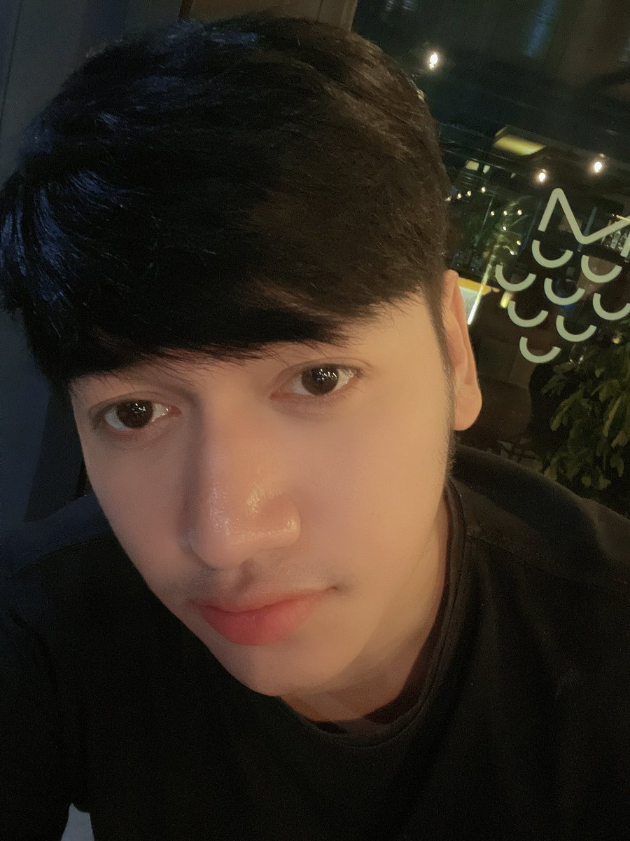 ViVi78462923's tweet photo. ធ្វើមិចបានមានសង្សារនឹងគេ😊 https://t.co/kCyK3R7h0H