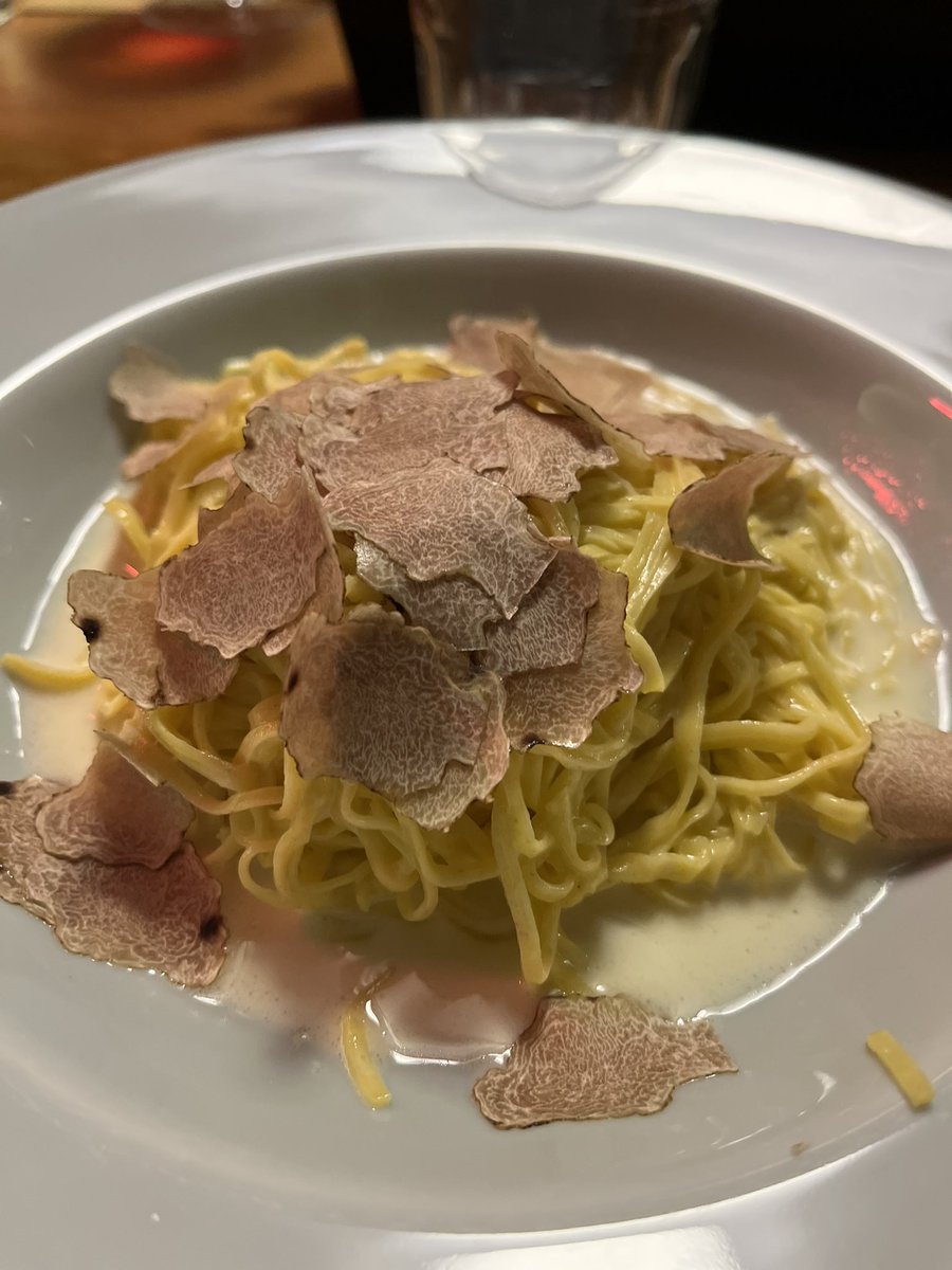 susanavalle_'s tweet photo. My own version of truffle hunting… Fabulous. #LaPiola #Alba #Piamonte https://t.co/j7qN7NxAT9