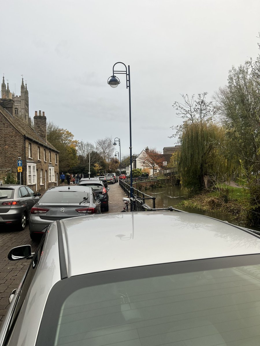 cambsvpc's tweet photo. As part of our patrols this afternoon, we have addressed the parking issues in #BrookStreet handing out parking warnings to vehicles. 10 so far and counting https://t.co/12wo6rKZQN