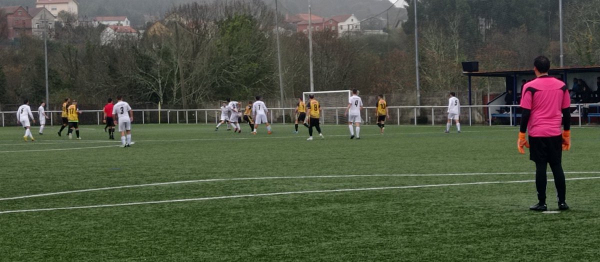 CulturalManinos's tweet image. FILIAL
Cultural Maniños "B" 1 - ADC Moeche 6
Derrota clara y contundente ante un Moeche superior. Segunda parte para reflexionar.
Ánimo a los lesionados!!!
Toca autocrítica!!!
GO MANIÑOS