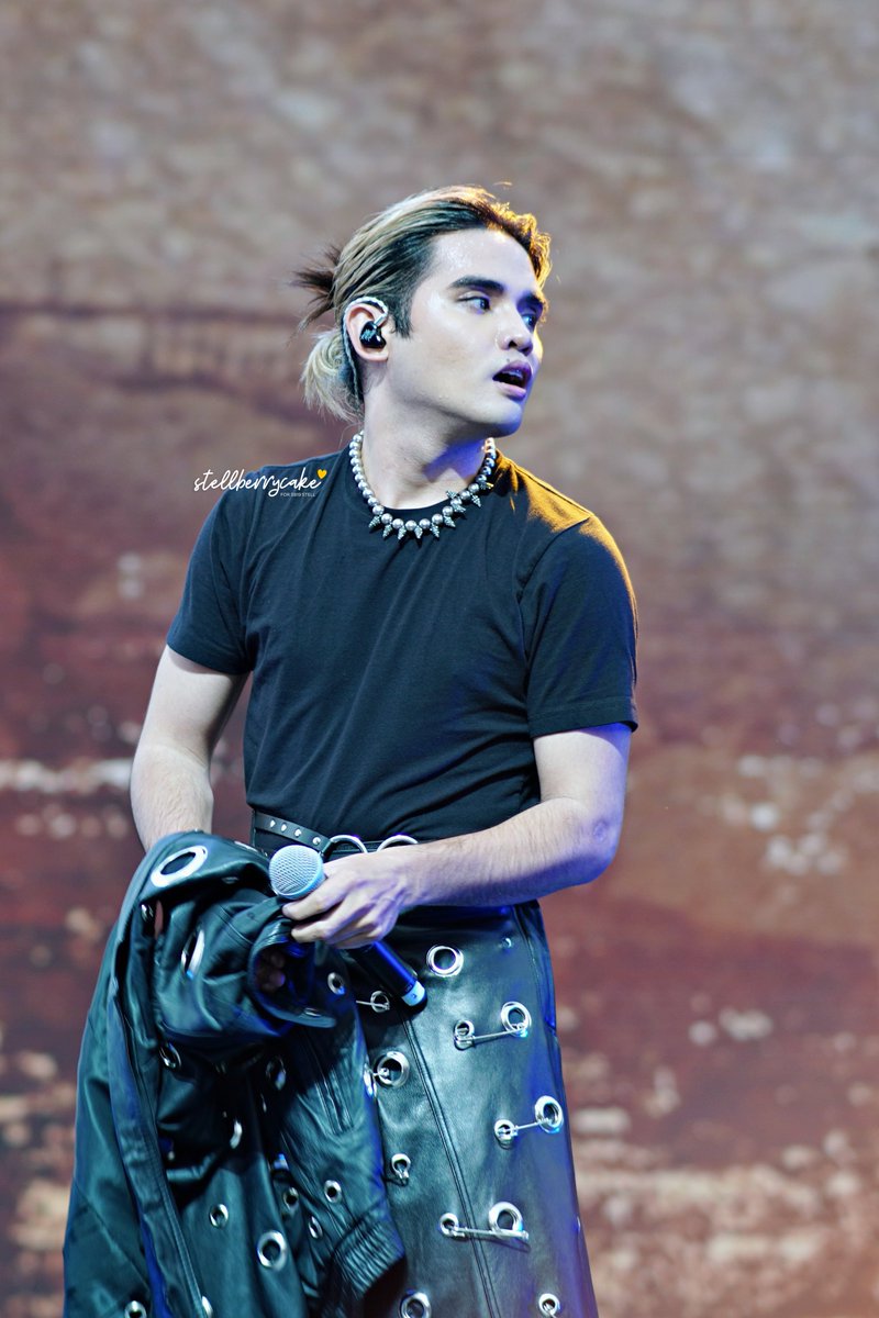 stellberrycake's tweet photo. [20221127] WYAT Tour Singapore

Pau 🥲🥲🥲 

D-DAY WYATTourSingapore
@SB19Official #SB19            
#WYATTourSG #WYATTour https://t.co/IdNvxAWmsJ