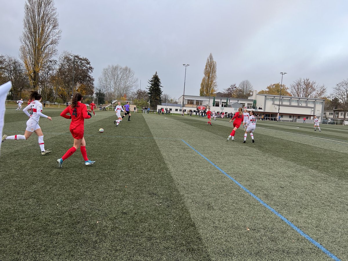 PrimusPete's tweet photo. Spitzenreiter Spitzenreiter hey hey 🥰
#VfBFrauen #VfBStuttgart #Herbstmeister 
Die @VfB_Frauen gewinnen auswärts in meiner Heimatstadt Mannheim gegen den TSV Neckarau mit 2-1. https://t.co/uesgtl7EDu