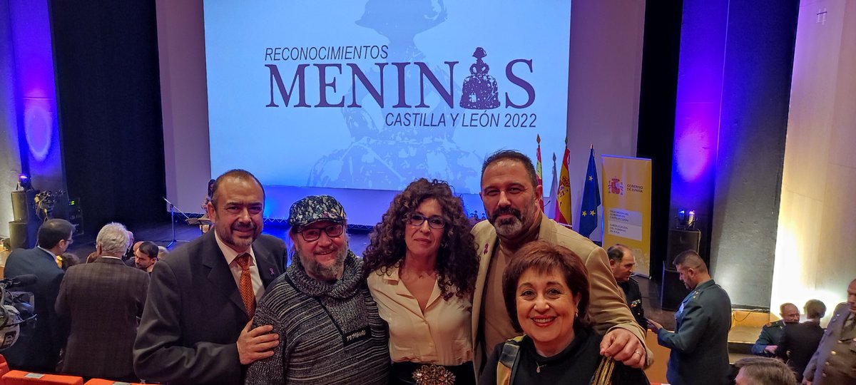 ASIES_ASOC_IGUA's tweet photo. Acto de entrega a #ASIES del reconocimiento #Meninas2022 por la iniciativa Círculo de hombres contra la violencia de género que desarrolla la RED DE MUNICIPIOS DE VALLADOLID: HOMBRES POR LA IGUALDAD formada por 54 corporaciones que desarrollan esta actividad cada 21 de octubre. https://t.co/j19fjnutCu
