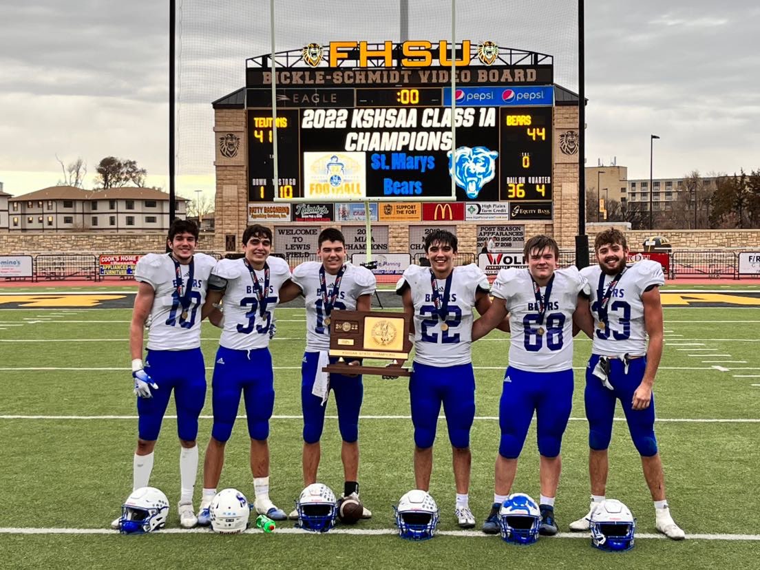 K_Gomez35's tweet photo. Woke up a state champ 😁 Love my teammates and coaches. What a great way to finish the season. 💙 https://t.co/9BChxBNiSD