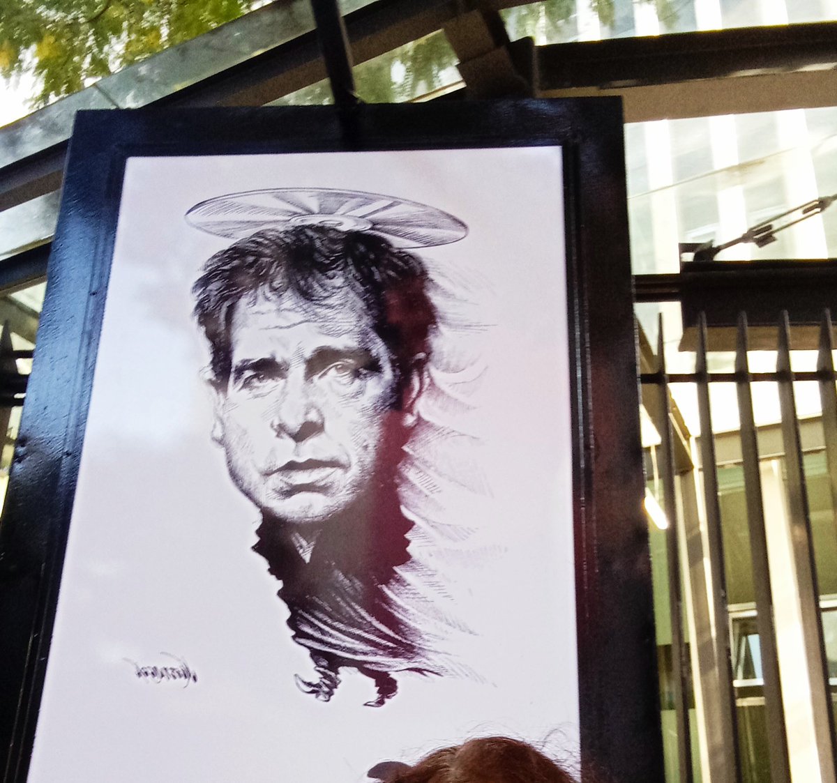 Genial exposición en las rejas del Senado. <a href="/Nerilicon/">Nerilicón</a>