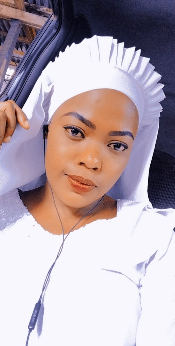 AORmaterial01's tweet photo. Happy 😊 Sunday from this side
Proudly Aladura babe 🥰#TCLAW https://t.co/oM5r3Wwxzj