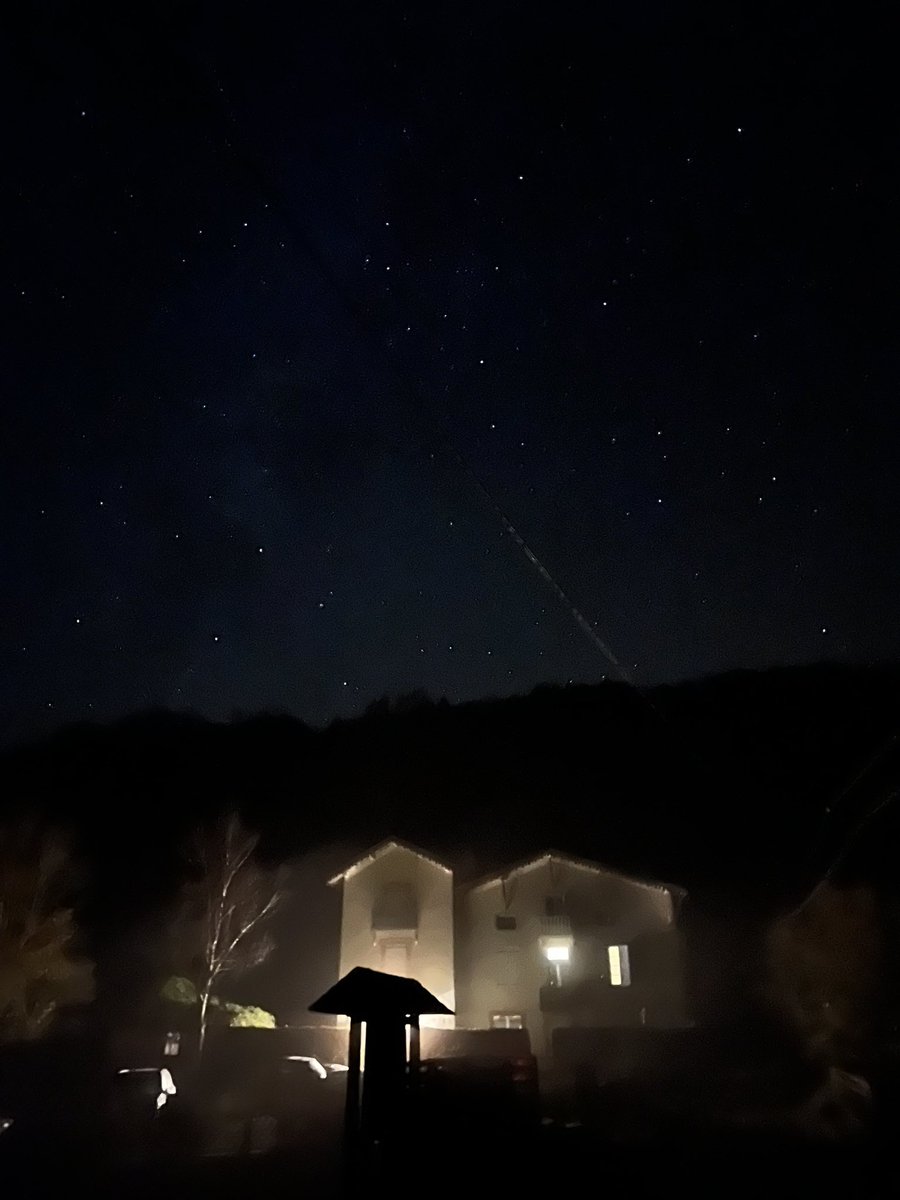 mykidsdoc1's tweet photo. A magical last evening- gifted on the walk home from the restaurant with the most incredible display from the universe. Jupiter in plain view and shooting stars galore - a breathtaking goodbye not remotely reproduced by the I phone camera but you get the gist https://t.co/VT3qVCO50O