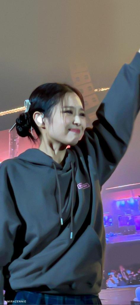 juohnnysuh's tweet photo. There's gonna be days that you have to tightly close both of your lips to hold the tears, both sweet and bitter tears. And I know you'll make it again. Just like you always did, cause my baby is stronkk. https://t.co/Vcg3FMr7oR