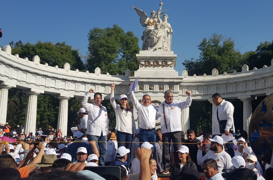El #SNTE 📚 apoya al <a href="/GobiernoMX/">Gobierno de México</a> 🇲🇽 del Presidente <a href="/lopezobrador_/">Andrés Manuel</a>  porque juntos trabajamos para lograr el sistema justo de pensiones que ofreció al magisterio 👩‍🏫👨‍🏫 

#SNTEconAMLO ✅
#4AñosDeTransformación ✅

Pronunciamiento 👉 bit.ly/3OMPNoM