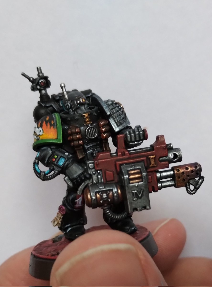 Another Deathwatch Veteran done, really happy with the flames on this one
#WarhammerCommunity #warhammer40k
