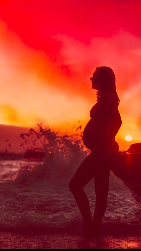 Las puestas de Sol de otoño en Tenerife son de flipar. Dan ganas de hacer fotos!

Te animas a un contraluz??

#tenerife #fotografo #fotografotenerife #canarias #islascanarias #teide #Animation #sunset #puestadesol #photoshoot #embarazada #pregnant  #mesa… instagr.am/reel/CleEB9PAD…