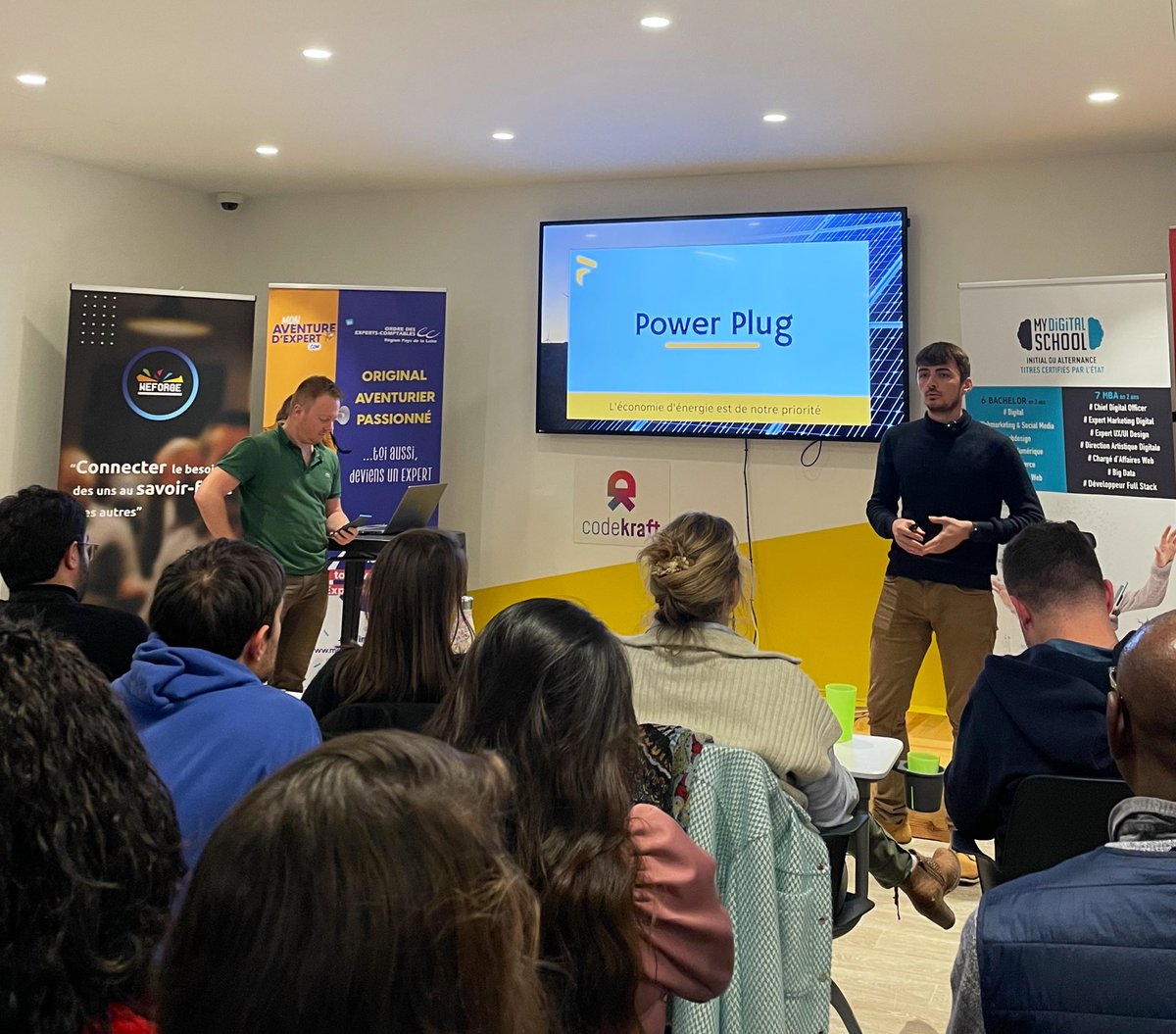We_Forge's tweet photo. 📱 Pitch #4 POWER PLUG
L’économie d’énergie est de notre priorité : une base, des prises connectées pilotées par une appli
#SWAngers #Banzaiii https://t.co/Oup5t25NbZ
