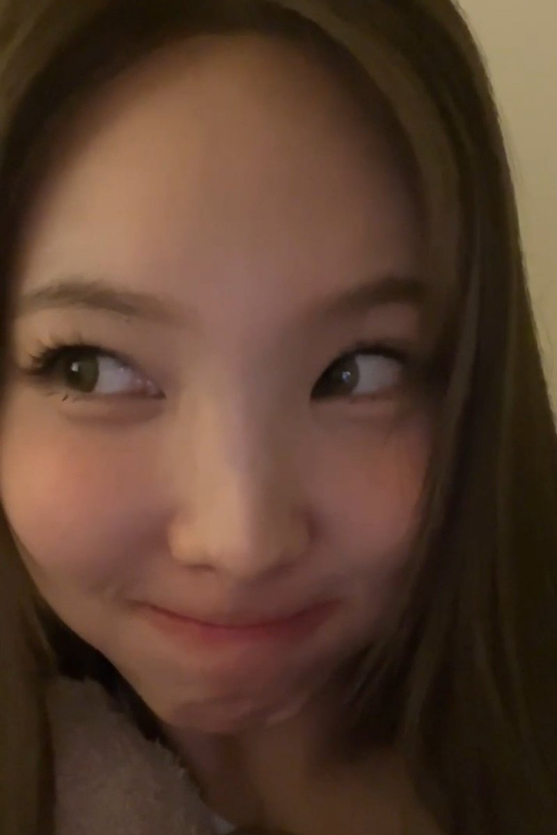  dude on twitter rt godmitzu nayeon s reaction when asked if there