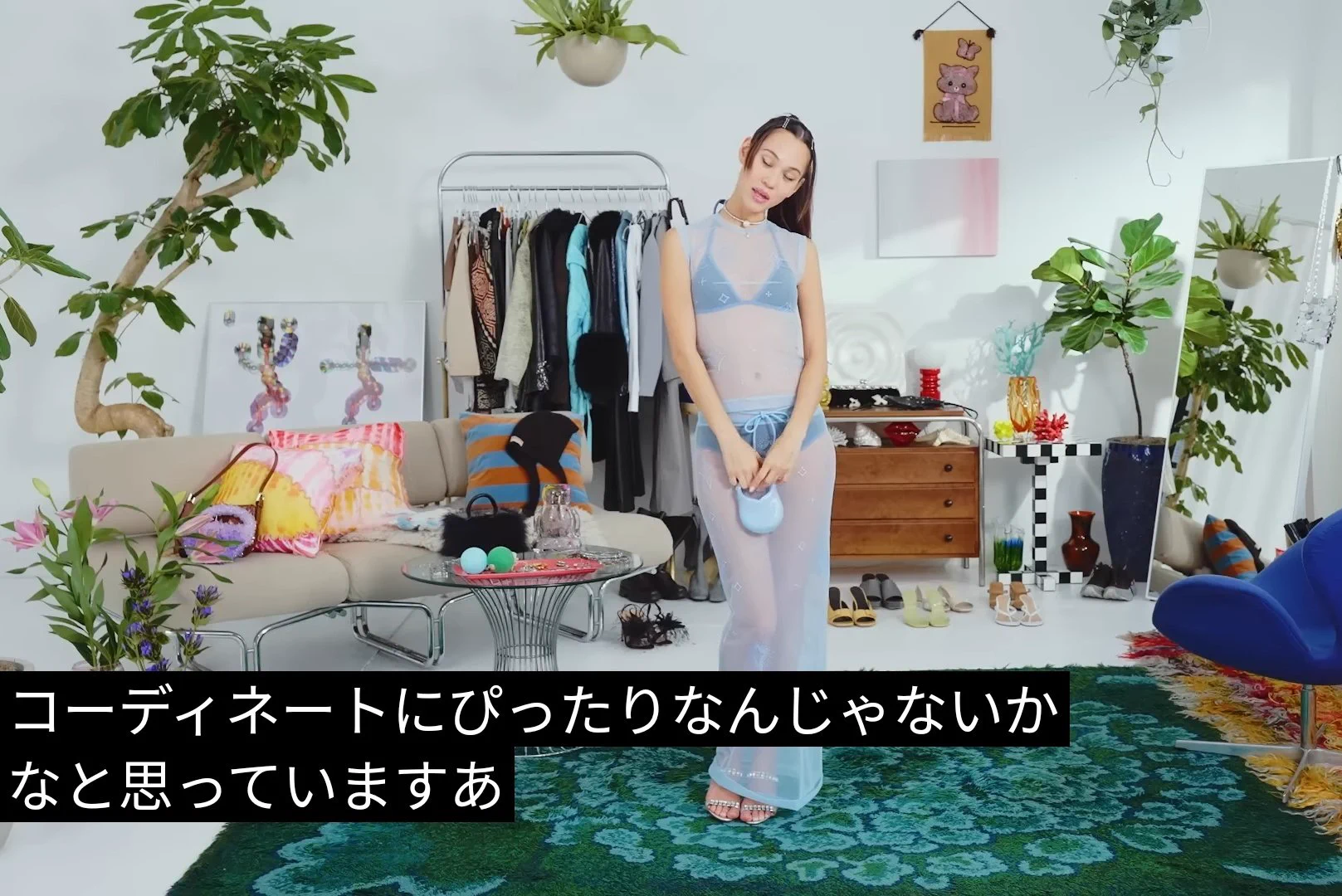 水原希子さんの1週間コーデ「法の抜け穴でギリギリ捕まってない人」みたいな服で一生面白い。