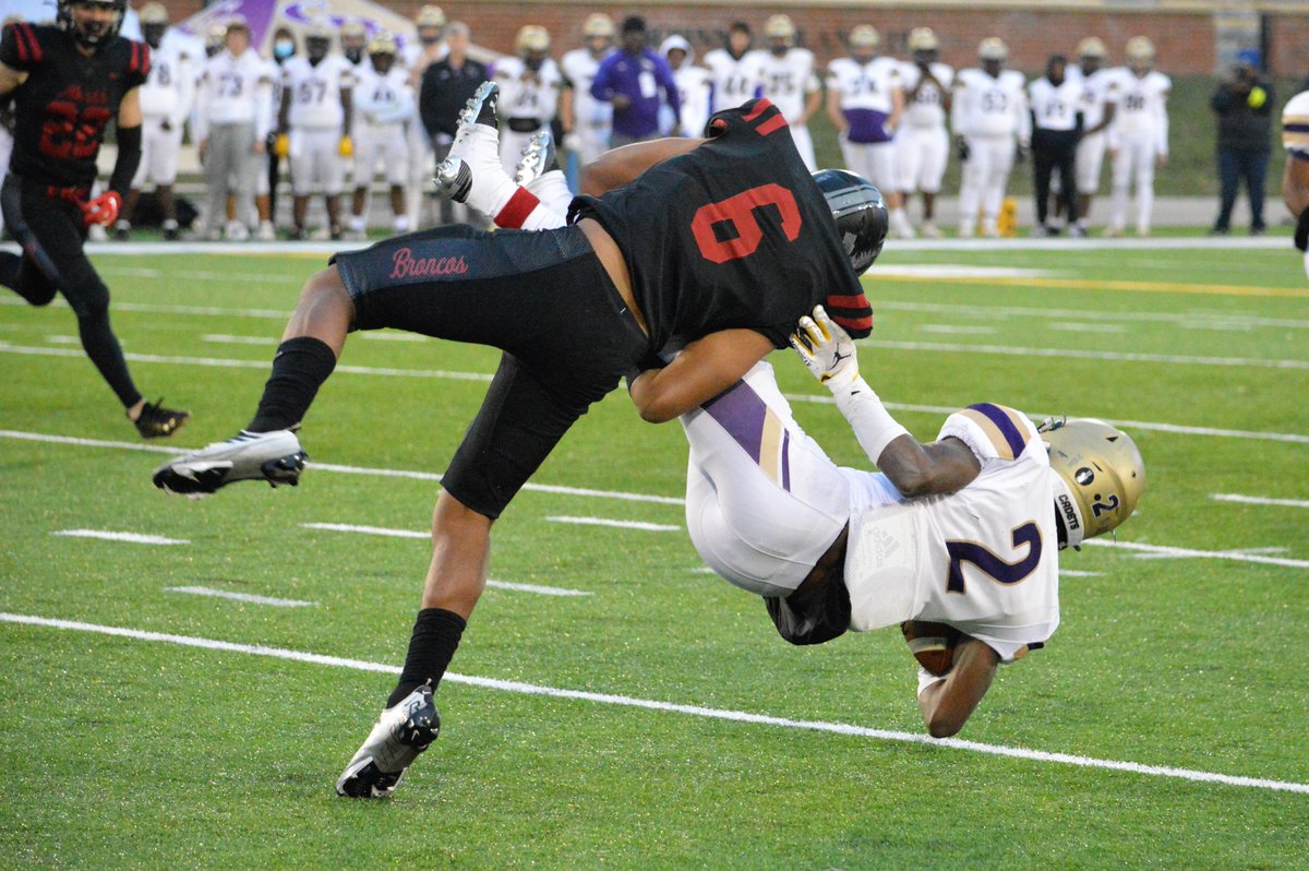 LSNActivities's tweet photo. Action from yesterday's state championship game! @LSNorthFootball  More photos can be viewed here: https://t.co/i9vjILAHM8 https://t.co/ELI9DhUCjs