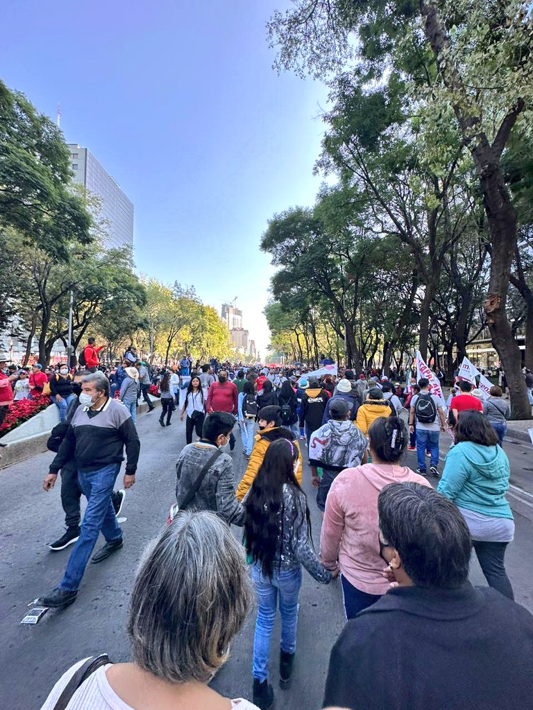 MeyerFalcon's tweet photo. Estamos marchando por la transformación que vivimos, porque va desde abajo, con mujeres, niñas, niños y jóvenes que creen en @lopezobrador_.

#MarchaDelPueblo #4AñosDeTransformación 🇲🇽 https://t.co/3HUyETBFpN