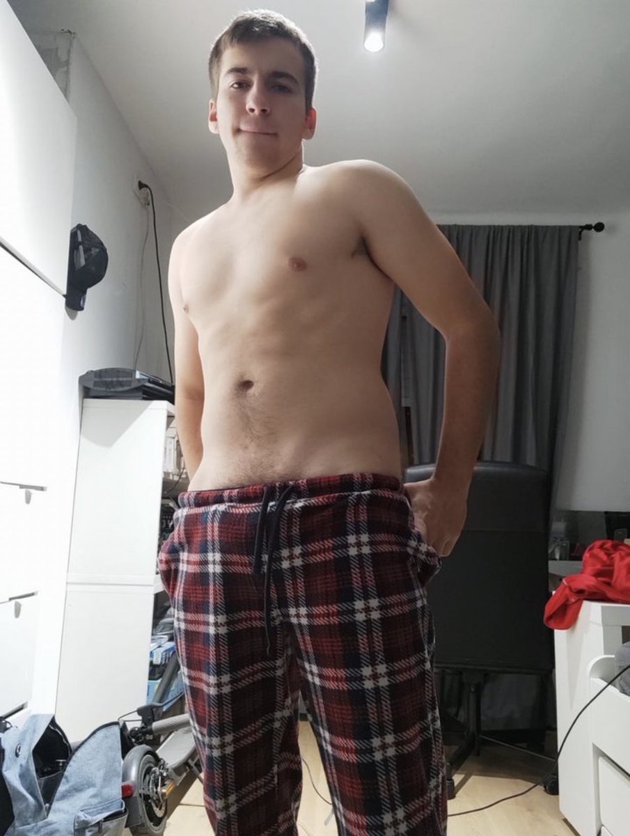 heteroseng4's tweet photo. Le quitamos la ropa a Alex, qué opináis de su culo?🤔
Todo el contenido sin censura aquí👇🏼
https://t.co/rRIdj430C0 https://t.co/rYWb1GMD0t