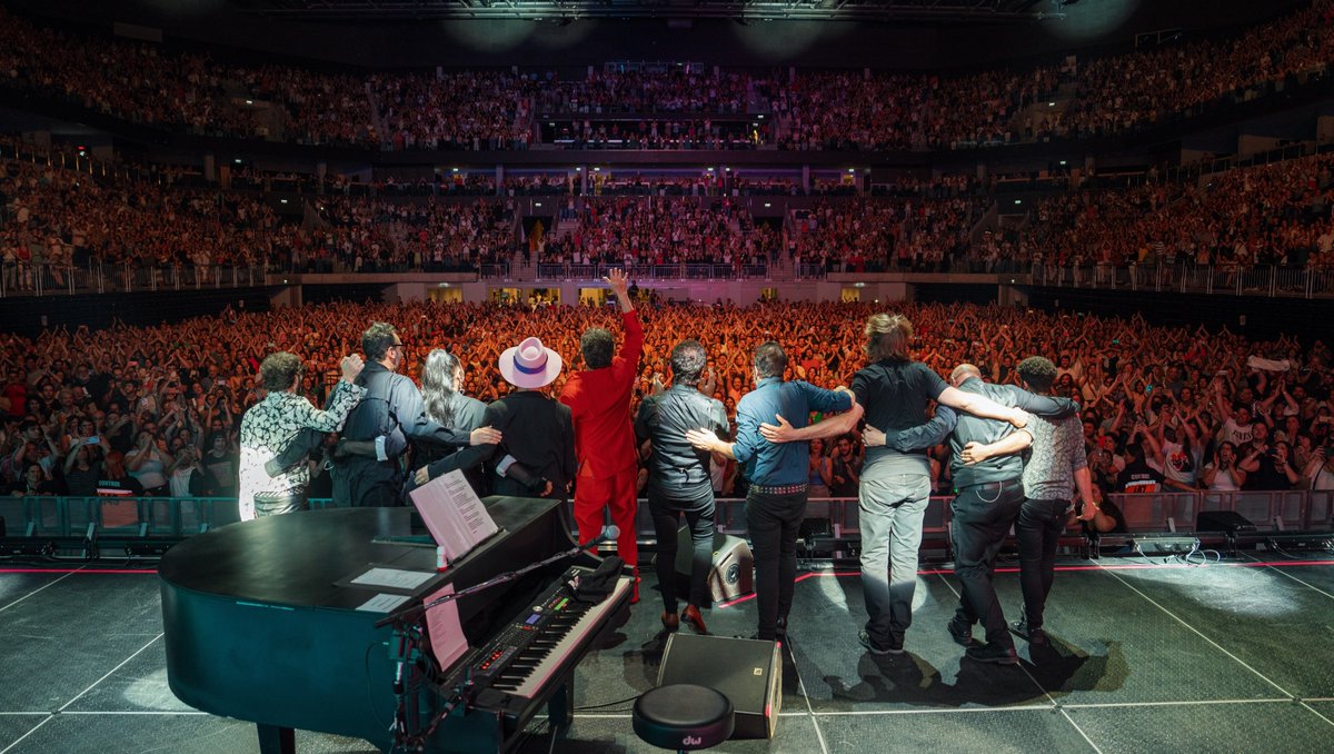 dgexperiencecom's tweet photo. Segunda noche soñada en @antelarena!! Gracias @FitoPaezMusica 💕
#EADDATOUR
📸 Fran Prato https://t.co/K7DERQrmoW