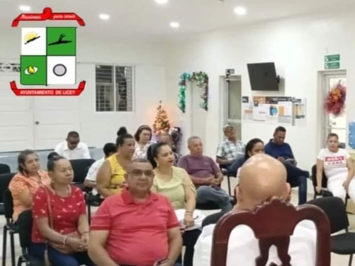 alcaldiadelicey's tweet photo. Celebramos en nuestra Sala de Sesiones, La Reunión de Delegados elegidos en las Asambleas Comunitarias del Presupuesto Participativo del Año 2023. 💵
Donde fueron Consensuadas y Aprobadas las Obras y Necesidades de los sectores que expusieron en dichas asambleas. https://t.co/tjDIWq1iOl