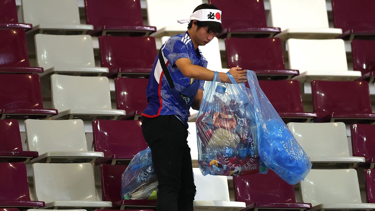 IgowaW's tweet photo. 🚨[AU-DELÀ DU #JEU SUR LE #TERRAIN.]
🔴IL Y A DES #VALEURS/ #LECONS FORTES QUE LES #JAPONAIS DONNENT AU #MONDEENTIER.
#METTONSLESENPRATIQUE
#FIFAWorldCupQatar2022 https://t.co/EJLraPZtlG