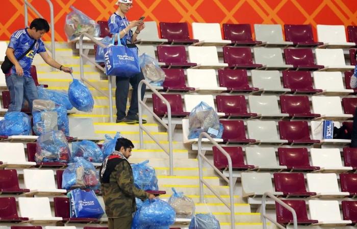 IgowaW's tweet photo. 🚨[AU-DELÀ DU #JEU SUR LE #TERRAIN.]
🔴IL Y A DES #VALEURS/ #LECONS FORTES QUE LES #JAPONAIS DONNENT AU #MONDEENTIER.
#METTONSLESENPRATIQUE
#FIFAWorldCupQatar2022 https://t.co/EJLraPZtlG