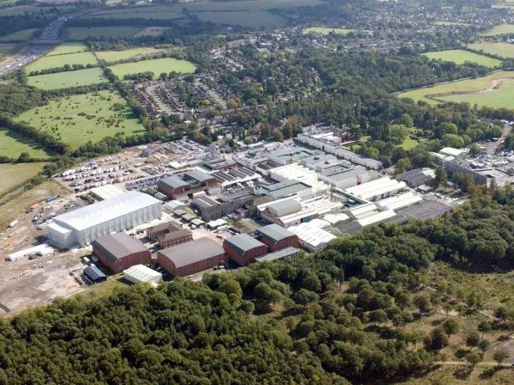 RUMOR: <a href="/MakingStarWars/">MakingStarWars.net</a> has revealed that an upcoming #StarWars film will begin filming at Pinewood Studios in the UK beginning next April/May! 🎥

Which filmmaker’s project will it be? Let us know! ⬇️