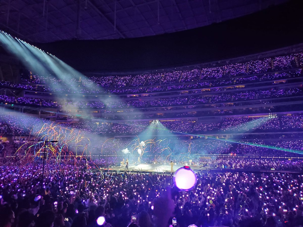 _mariajin_'s tweet photo. A year ago! One of the happiest days of my life 💜💜💜 https://t.co/MnJIQLPqcO