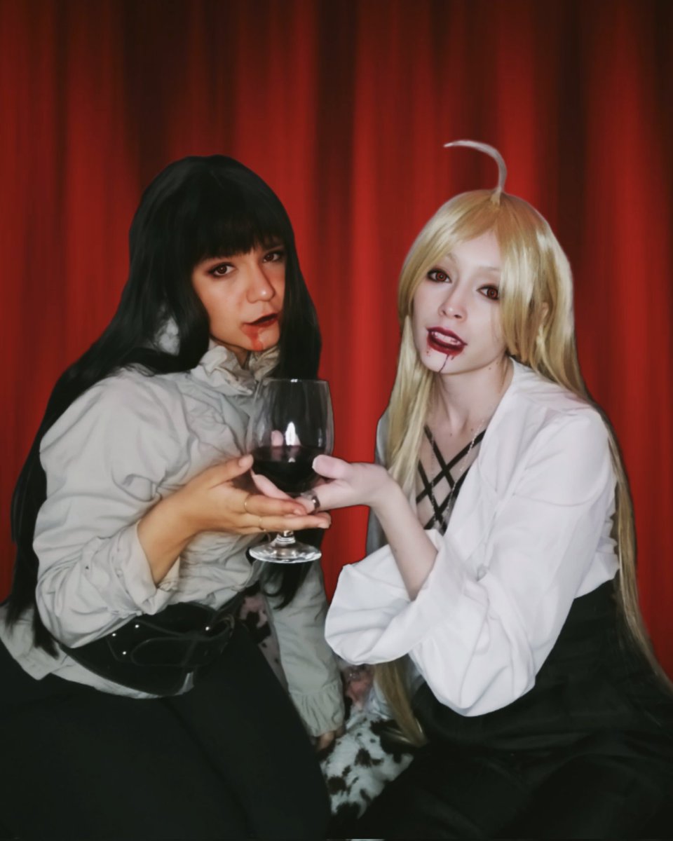 d_halfm00n's tweet photo. #BRARGWEEK2022 DIA 4 - VAMPIRAS
Um dos nossos temas favoritos da brargweek desse ano, por isso há tantas fotos de Lu e Tina vampironas. 🍷✨
Martína: Amitiel (@ amitielcosplay no Instagram)
Luciana: @Gab_Amethyst (@ hell_amethystt no Instagram)
#brargweek #brarg https://t.co/TUt7qOWHJy