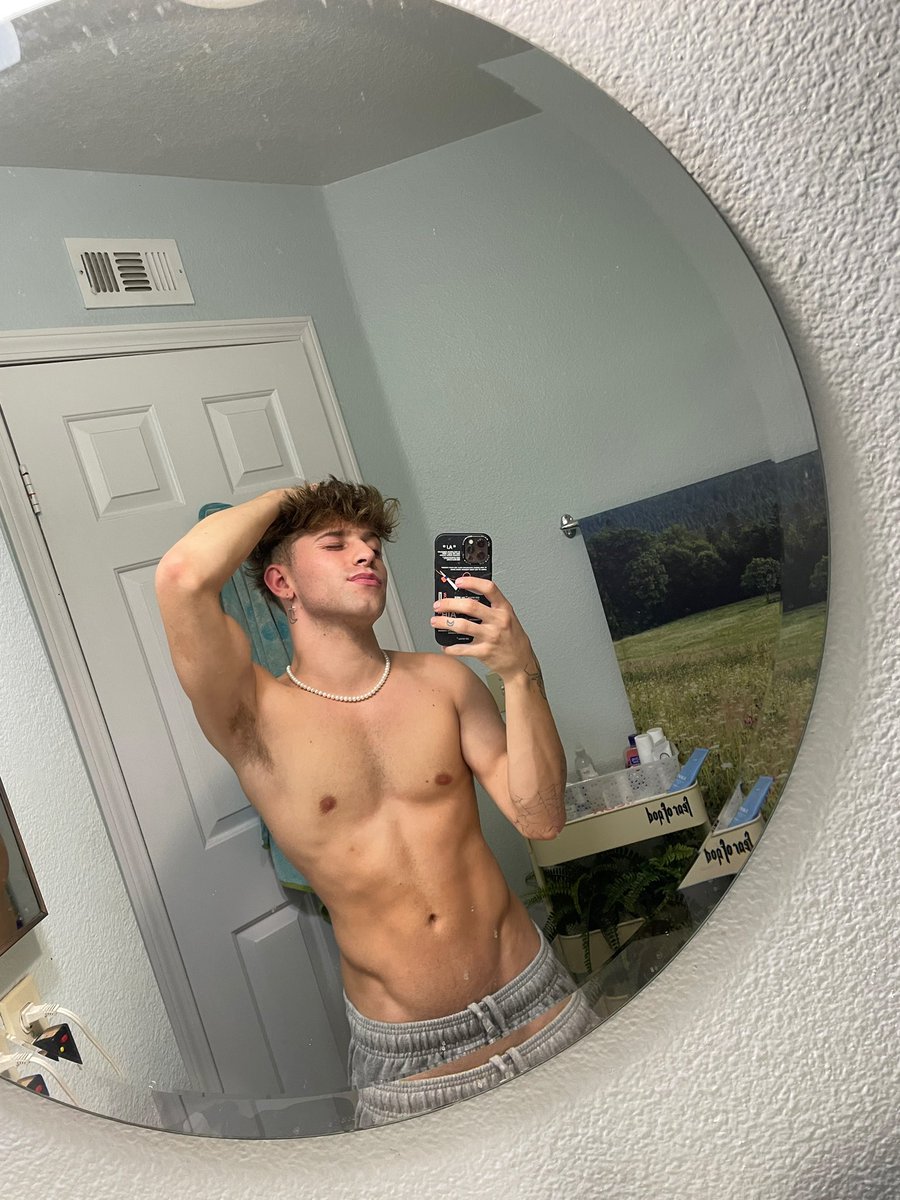 itscalledbadluk's tweet photo. the V line wanted to say hi https://t.co/i6UTNbHlWd