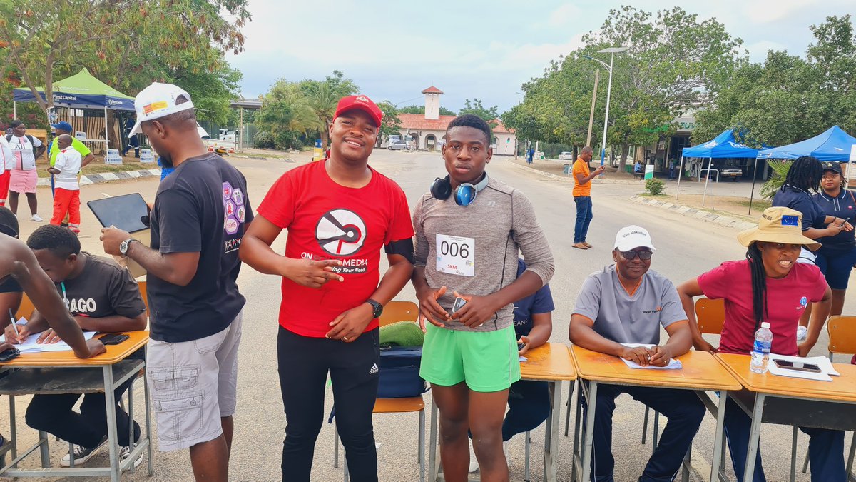 LloydMungoni's tweet photo. 26/11/2022
Municipality of Beitbridge 
Beitbridge Mayors Half Marathon 2022
Theme: Beitbridge My Home, My Smart City, Running Against litter.

Thank you all sponsors for making this marathon a success.

The Edutainer OnSet🎙

#YourMC #InternationalMC #MasterPlayer #advertising https://t.co/xel4JRru9m