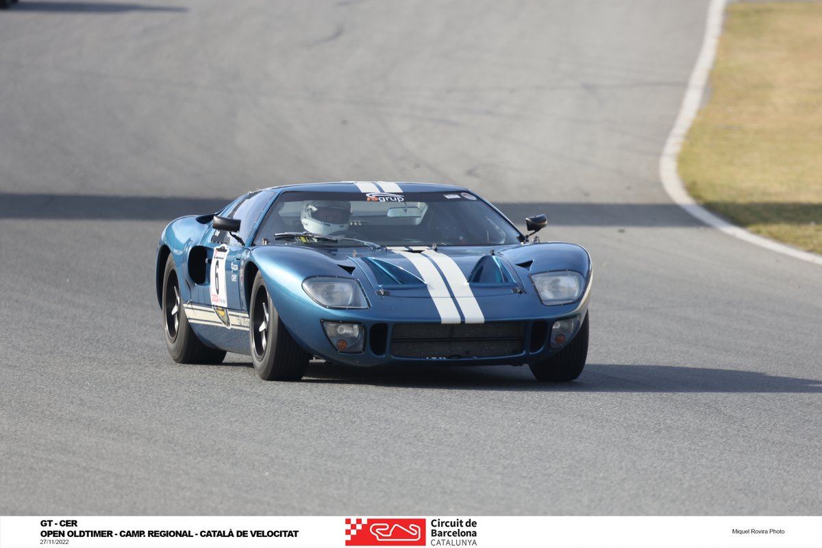 Circuitcat_cat's tweet photo. Domini total del Ford GT 40 (1965) en les dues curses de l'#OpenOldtimer! 🤩🤩🤩 https://t.co/FLQjdff9dr