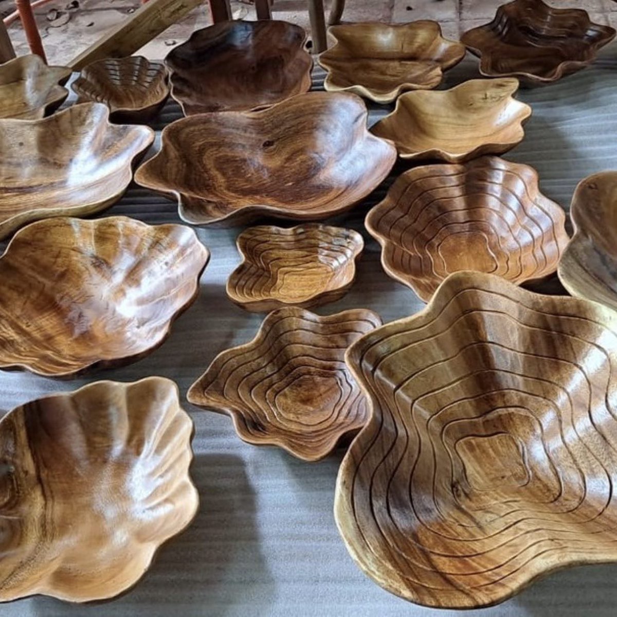 _CharlesOrchard's tweet photo. Our sister brand ibalDesigns works on a very exciting teak wall art installation for the Mandalika Pullman hotel, Lombok. #ibaldesigns #wallsculpture #sculpture #wallart #artinstallation #hospitslityart #hospitalitydesign #hospitalityproject #charlesorchard #interiordecor https://t.co/N6n9MVxCoz