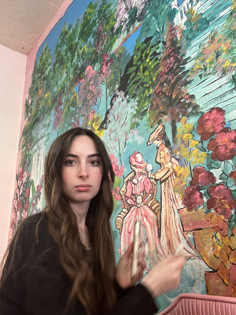 「caught in 4k taking product pics at the 」|rachel 🐸 reichenbachのイラスト