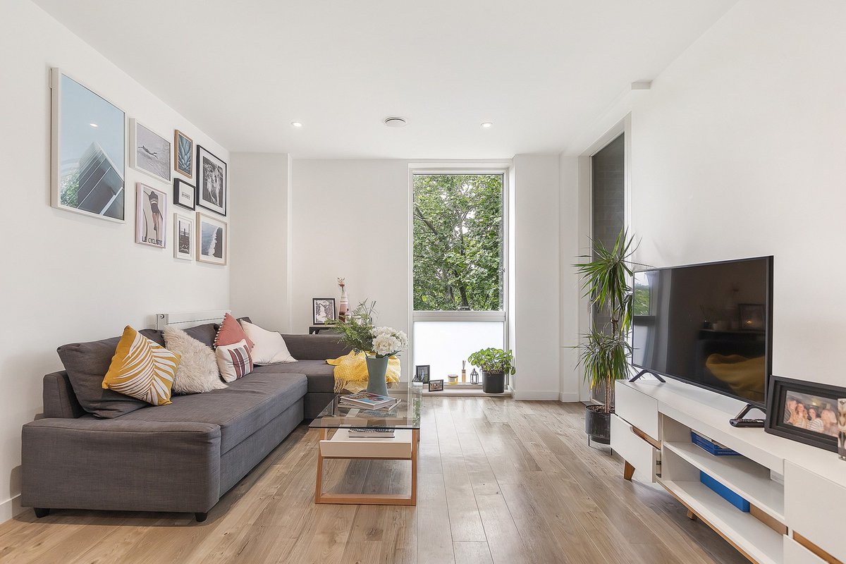 GJamesProperty's tweet photo. #ForSale: Elegant #1bed #luxury #leasehold #apartment in #Peckham #SE15
Perfect for #youngprofessionals & #couples
⬇️Don't miss out! More info here:⬇️
https://t.co/PkjrXv0eQ1
#home #decorideas #balcony #plants #househunting #propertytobuy #Southwark #localestateagent #garden https://t.co/dBc1NiFpJJ