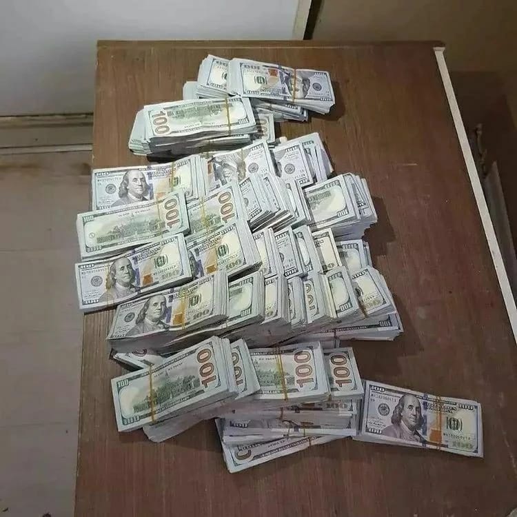 UsmanBaggio1's tweet photo. You can become a millionaire I just a week through binary trade option.. Dm me on how you can make this money https://t.co/LwjnLAyI74