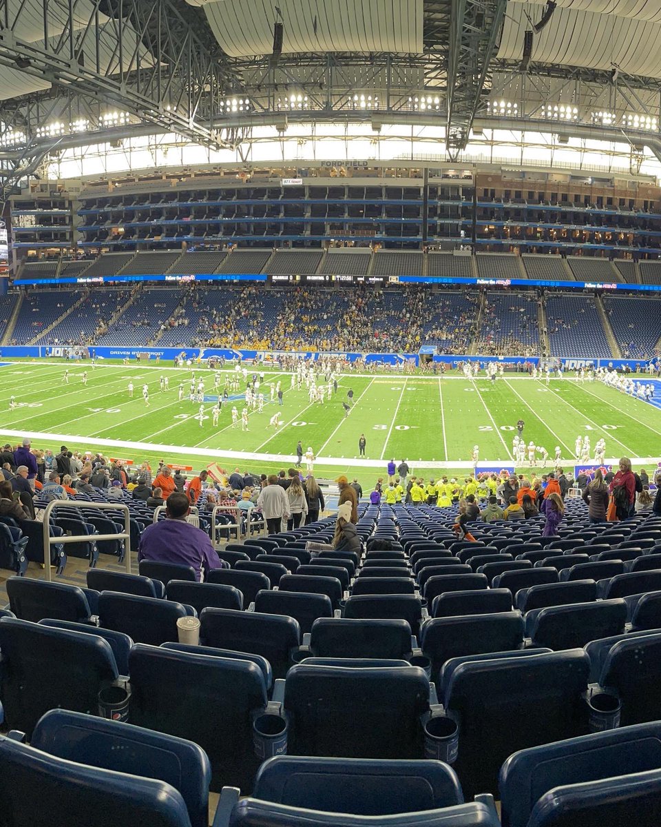 BClark2026's tweet photo. The end of the season has just sunk in. What a way to end it, at Ford Field as a State Champ. This is going to be my best off season yet. The countdown has begun on my sophomore season. #neversatisfied #redesign #rebuild #reclaim #dlsfootball https://t.co/i2NU46DwdV