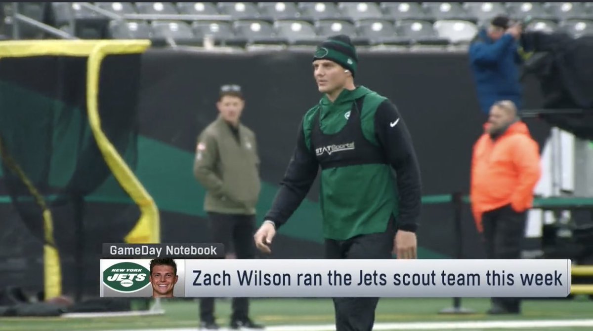jbjakubowicz's tweet photo. @RapSheet @NFLGameDay @MikeGarafolo Why is he wearing a sports bra? 🤔 https://t.co/zzxbUtbI2t