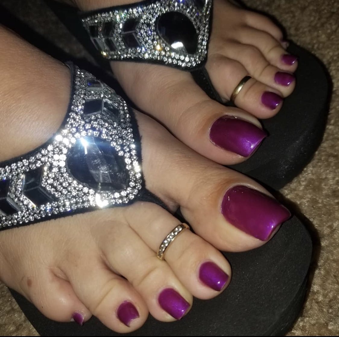 VAFootFanatic's tweet photo. Sexy Toes Sunday goes to @loveher_toes 💜💜💜 https://t.co/FNkSBPzR9k