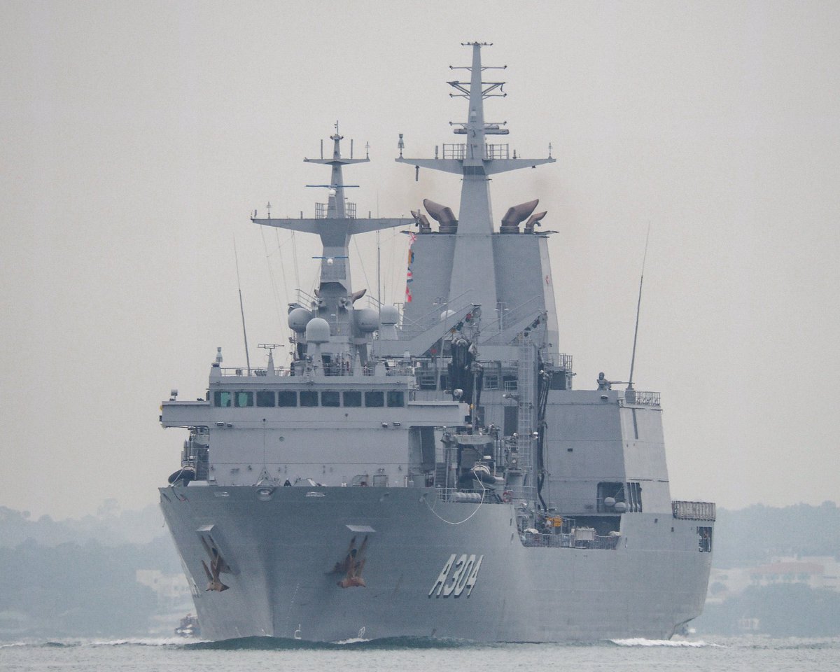 WarshipCam's tweet photo. HMAS Stalwart (A304) Supply-class replenishment oiler transiting the Johor Strait - November 27, 2022 #hmasstalwart #a304
SRC: TW-@StraitsSights https://t.co/SO715svDWJ