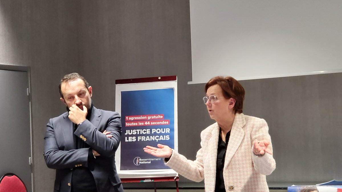 ex_RNJ54's tweet photo. Hier soir, nous recevions à Nancy @sebchenu afin d'accentuer la cohésion au sein du parti et de fêter le Beaujolais nouveau avant les fêtes de fin d'année.
Un grand merci à @DominiqueBilde pour l'organisation de cette belle soirée !
#RassemblementNational #GenerationNation https://t.co/8LTYZkj9kK