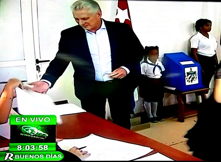 MilanesJerez's tweet photo. Nuestro Presidente voto temprano como siempre.
#YoVotoEl27 
#VoluntadDeElegir 
#Cuba
#ProvinciaGranma 
@CapoNapoles 
@EduardoLpezLey3 
@escribano_cruz https://t.co/4nH5hxx994