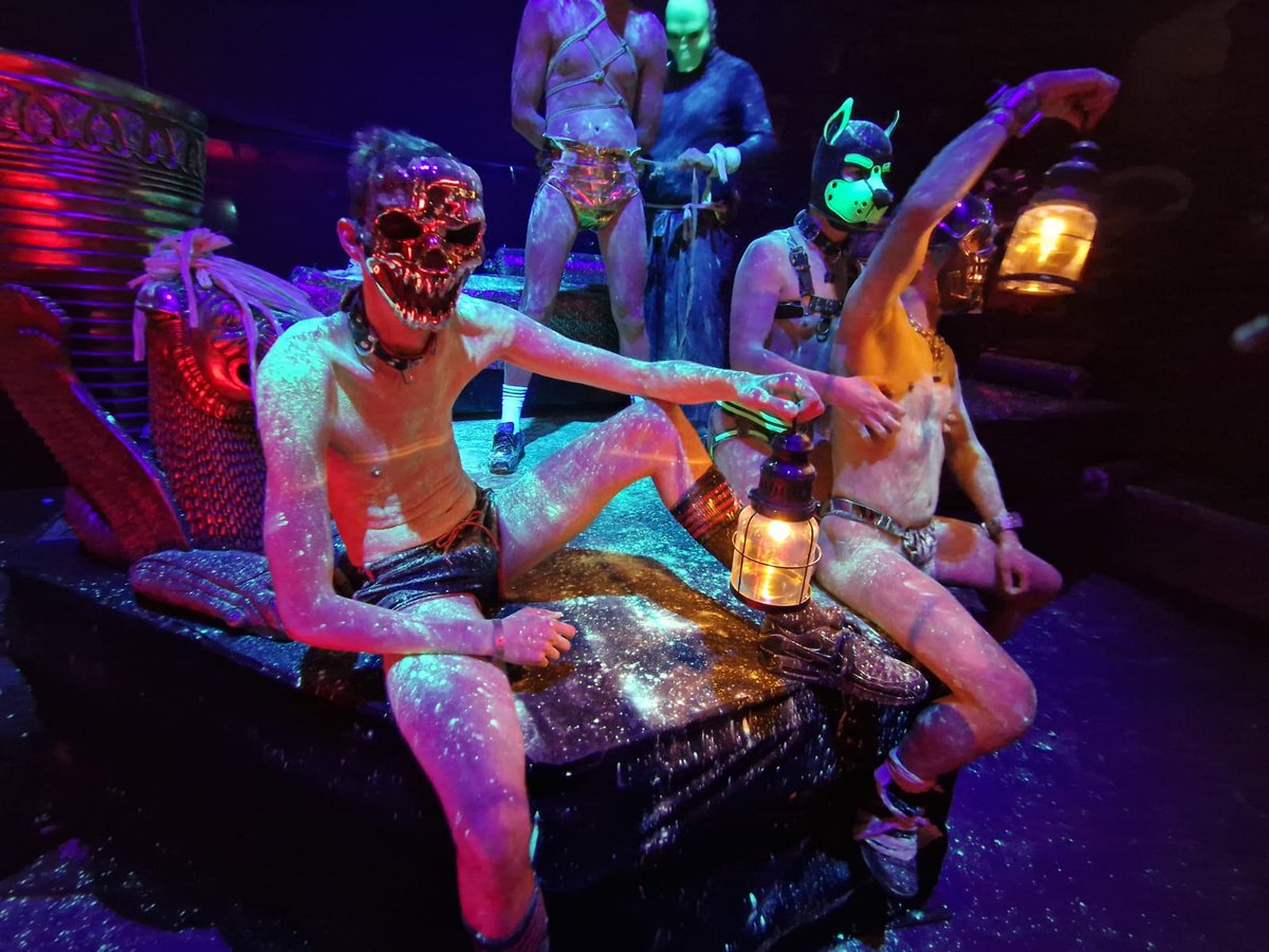 ThePuppeteer76's tweet photo. We had a amazing time preforming for @wastelandparty we had a lot of fun playing with rope and blacklight
And my friends @Rubys_ABDLove @ABDL_jabc @kinkySwitch86 @XianPup @Asubbyboy https://t.co/ItiOmkqDxN