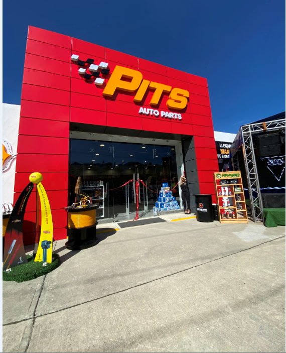 notimaxplus's tweet photo. *Cadena PITS AUTO PARTS sigue extendiéndose con sus productos originales y servicios innovadores por cada rincón de Venezuela*
@pitstiendas
Tal como lo prometió desde sus inicios hace dos años, PITS AUTO PARTS, se ha ido extendiendo velozmente por Venezuela y se ha convertido https://t.co/S4y0yWk14R