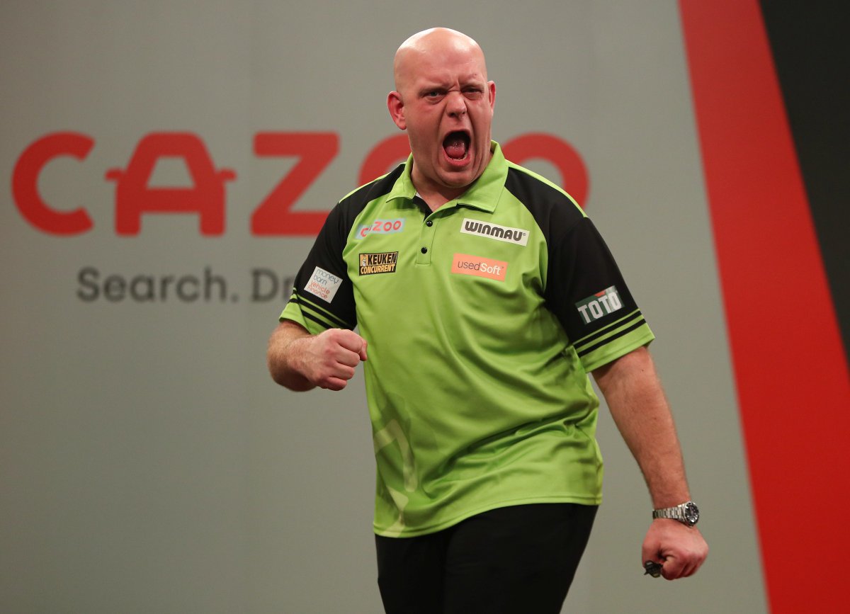 dartn_de's tweet photo. Drei 10:3-Siege gab es im Viertelfinale der #PlayersChampionshipFinals für @JonnyClay9, @RobCross180 und @lukeh180, während @MvG180 das niederländische Duell gegen @Dannynoppert gewinnt: https://t.co/RUSUOxMglp #darts #pdc #major #pcfinals #pcf2022 https://t.co/JUlexsGPVr