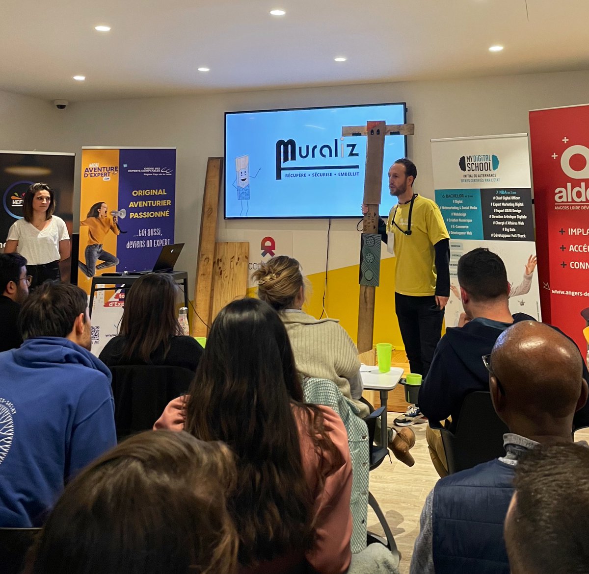 We_Forge's tweet photo. 👩🏫 Pitch #6 MURALIZ
Embellir le milieu urbain avec des clôtures de chantiers reconditionnées
#SWAngers #Banzaiii https://t.co/rTF5kk5mmn