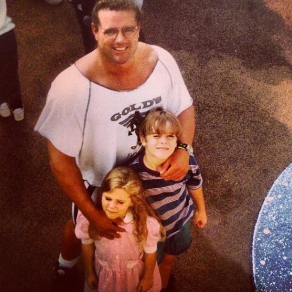 georgiasmith87's tweet photo. Big Happy Birthday to my dad who would’ve been 60 years old today🇬🇧❤️🎂 https://t.co/9EO3xnPVe7