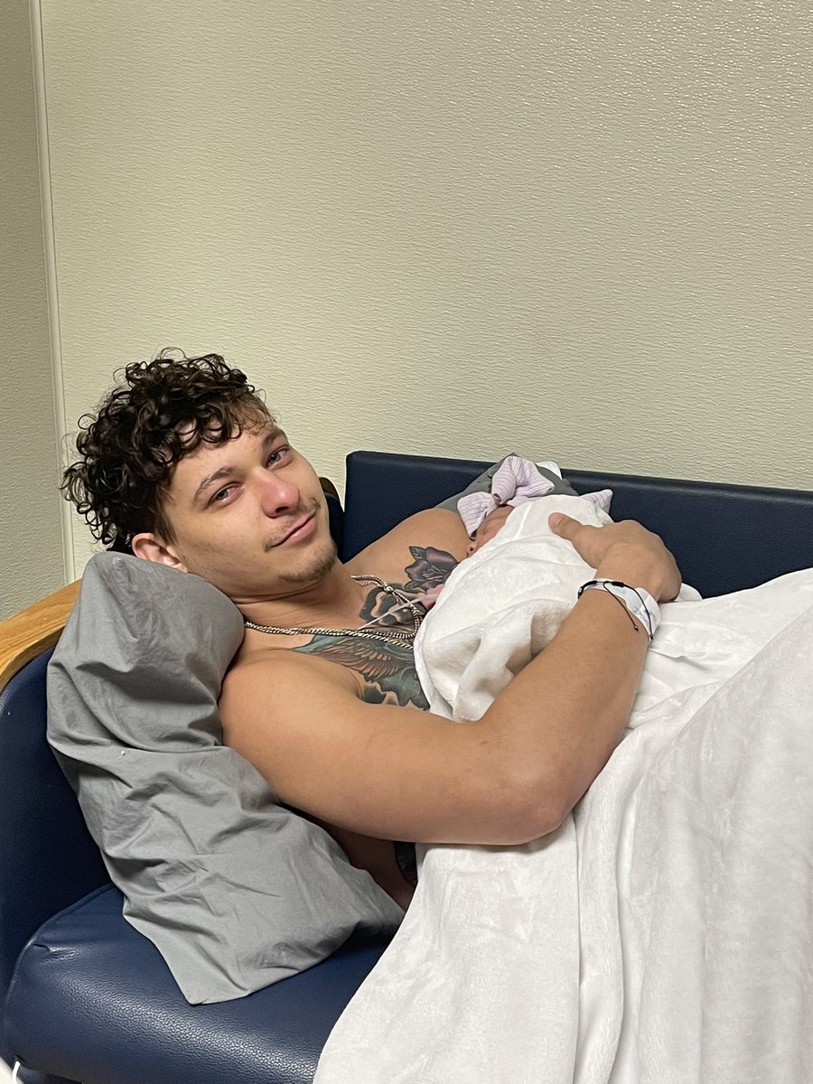 kenziiexnicole's tweet photo. I fell back, I had a baby, you know
I did the mother thing https://t.co/6tNihX3vnp
