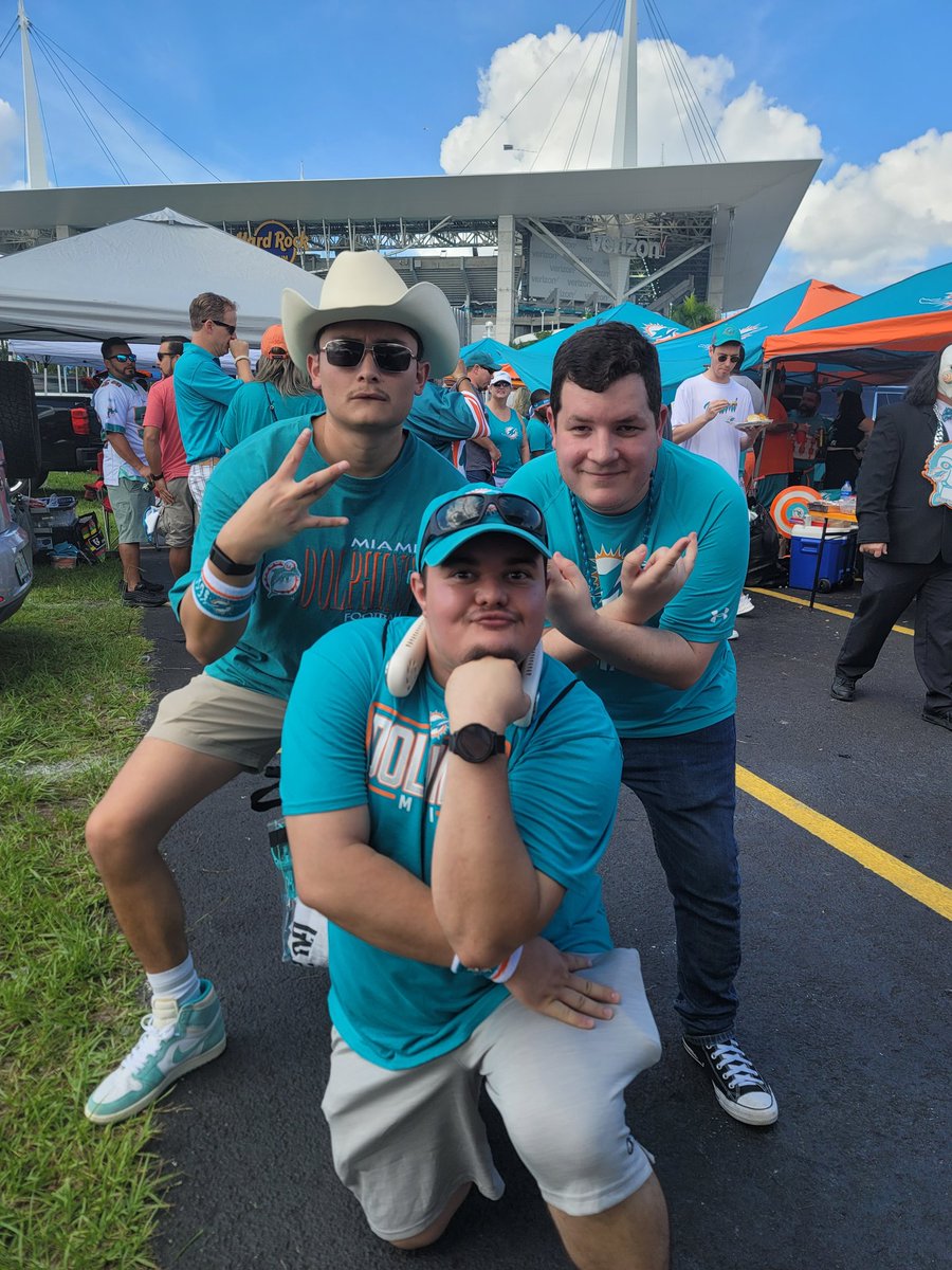 The_Manly_Nerd's tweet photo. FINS UP BABYYYYY!!!!!!!
#MiamiDolphins #FinsUp #Miami #Dolphins #football #sports https://t.co/aog1gZA3mY